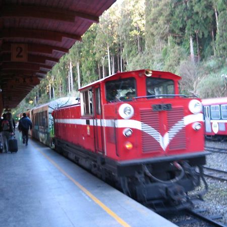 Отель 登山別館 Чжунчжэн Экстерьер фото
